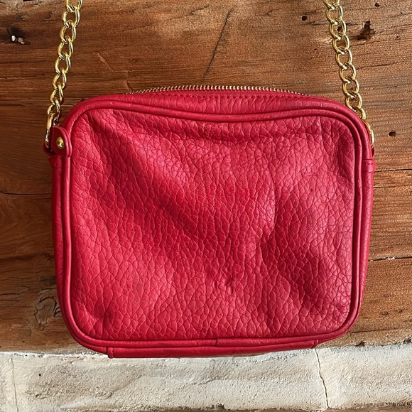 Red Steve Madden Purse with Gold Chain - Picture 3 of 4